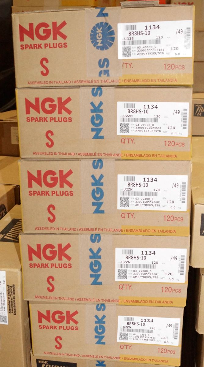 NGK 1134 Nickel Spark Plug BR8HS10 Removable Tip