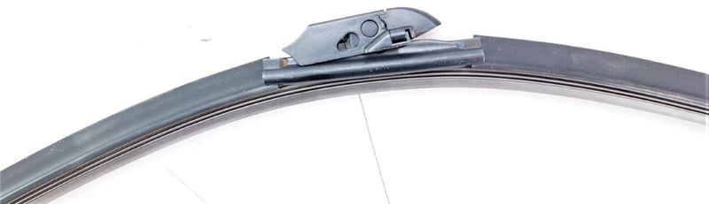Michelin 17 inch Radius Premium Beam w/ Frameless Curved Design Wiper Blade