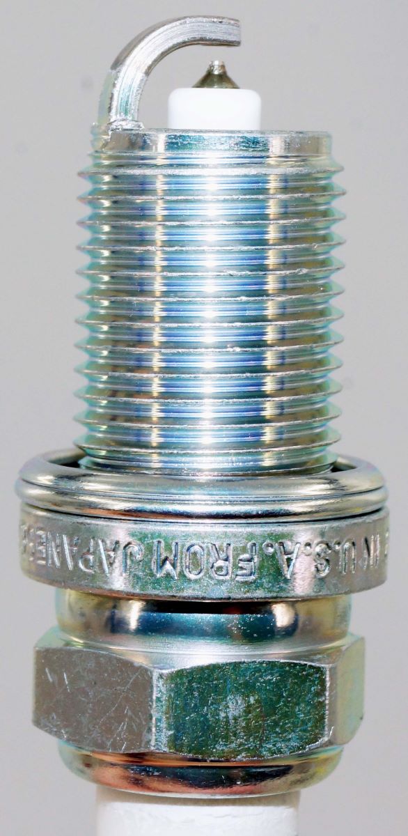 NGK 1675 Platinum Spark Plug PFR7S8EG