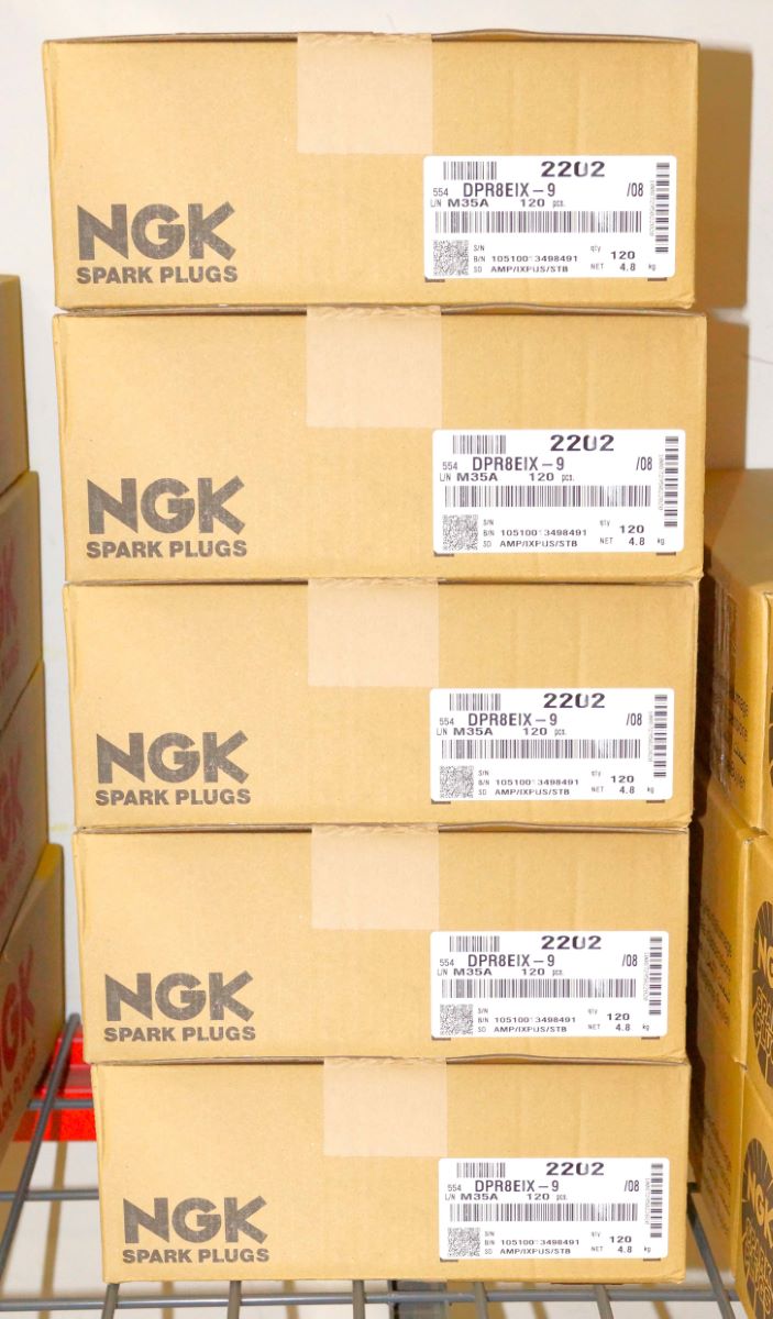 NGK 2202 DPR8EIX9 Iridium IX Spark Plug