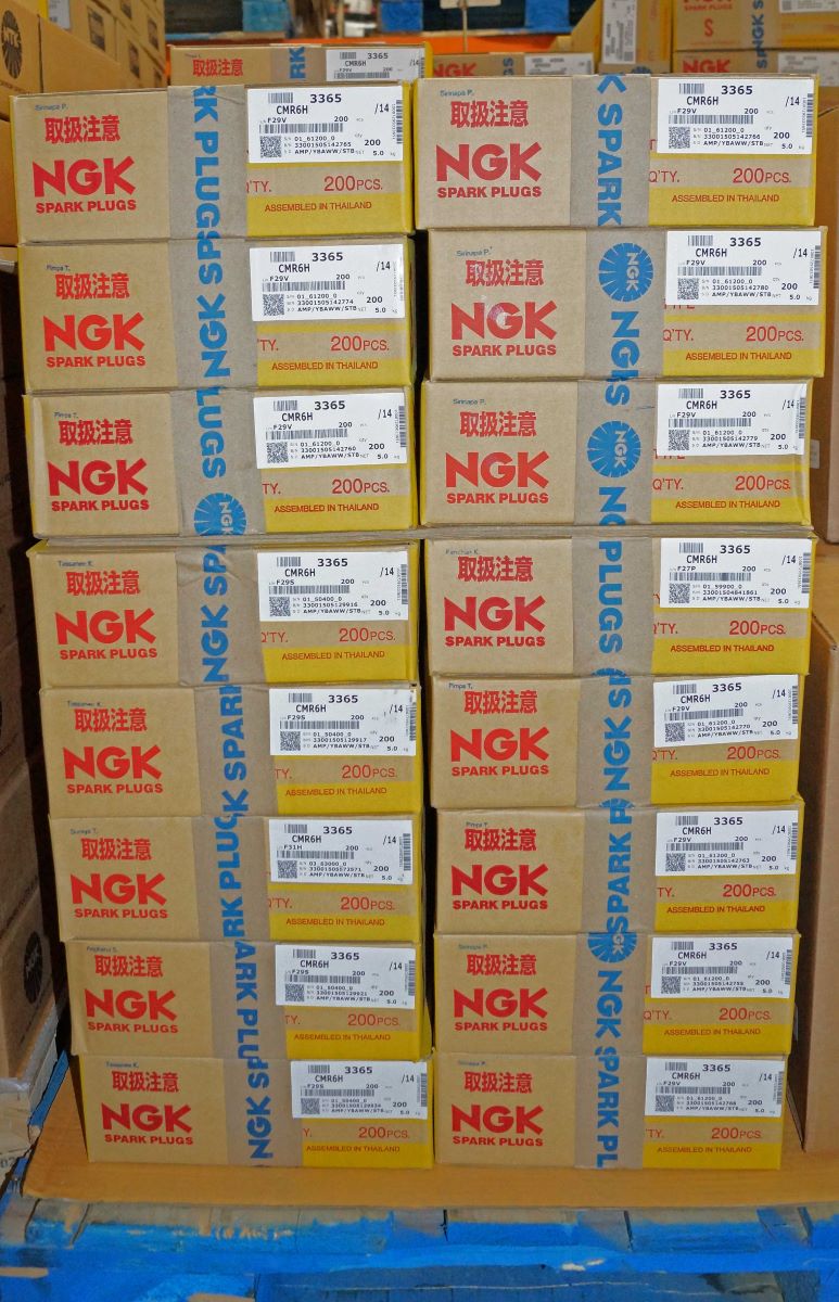 NGK 3365 CMR6H Spark Plug Fits Stihl Kombi Jonsred Poulan Pro