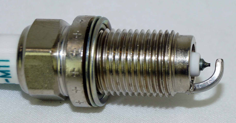 Denso 3422 SKJ16DR-M11 Spark Plug Iridium Long Life