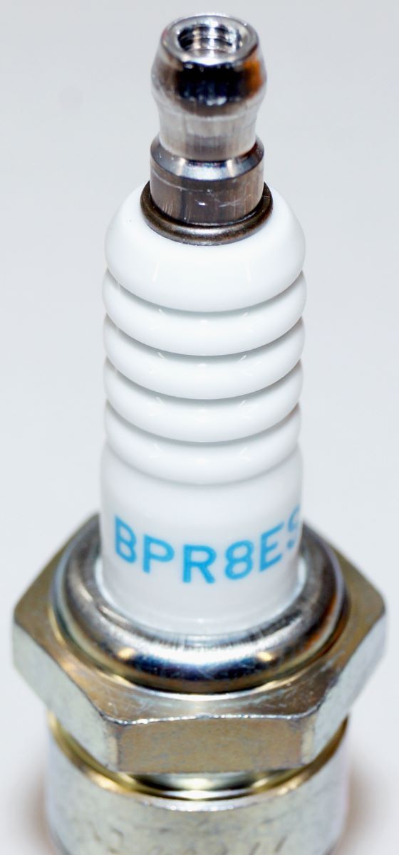 NGK 3923 BPR8ES Nickel Spark Plug