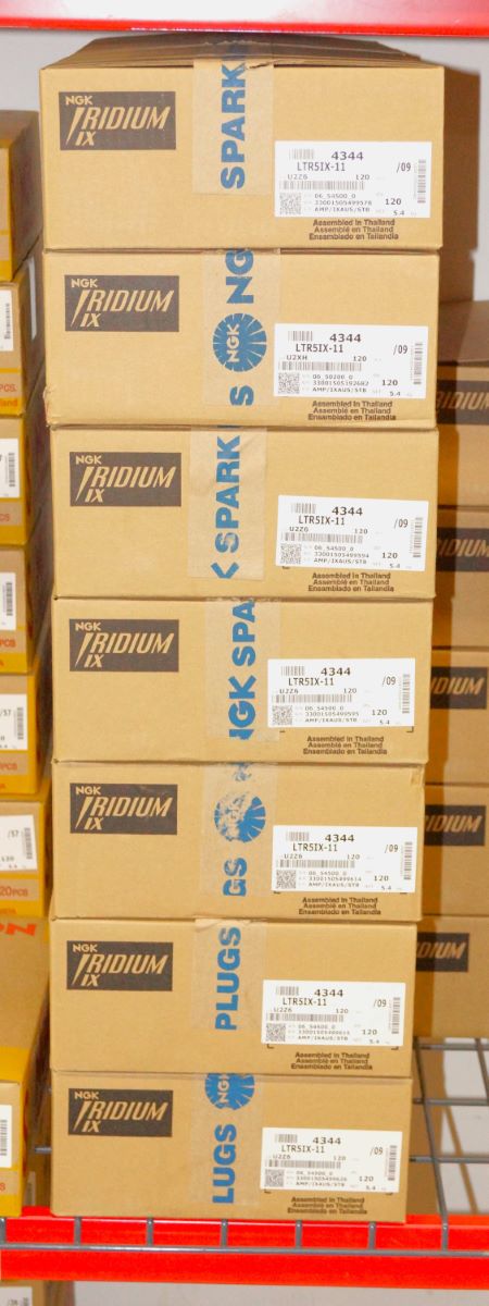 NGK 4344 Iridium IX Resistor Spark Plug LTR5IX11