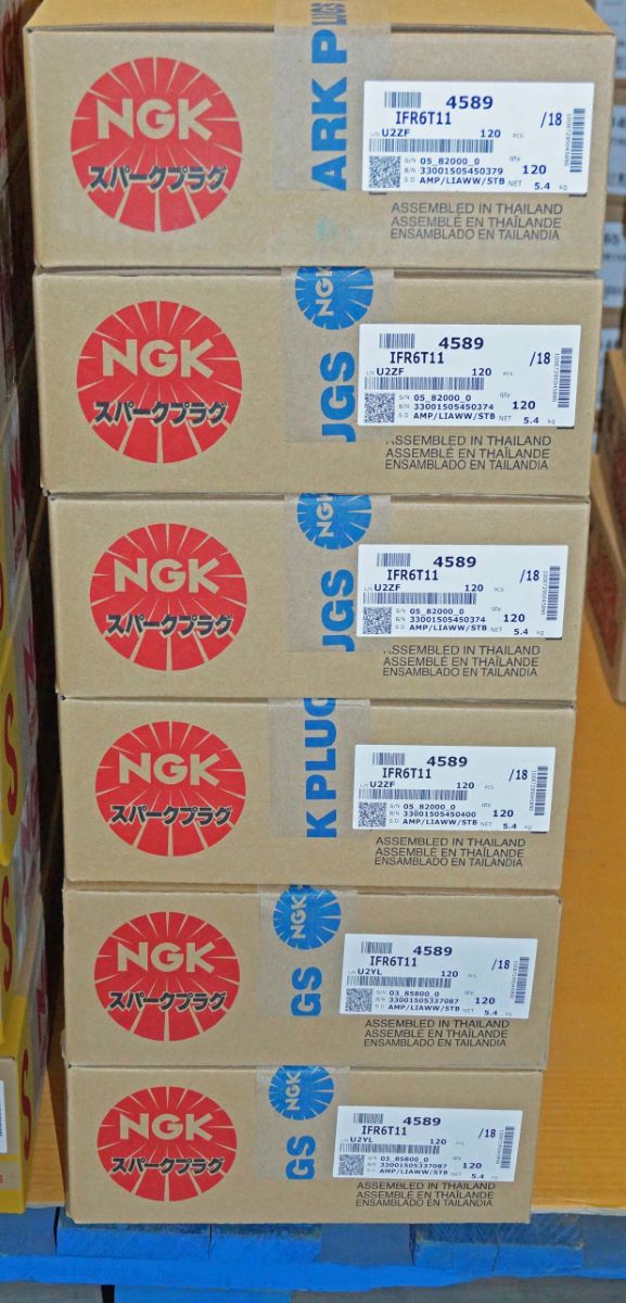NGK 4589 IFR6T11 Spark Plug Laser Iridium