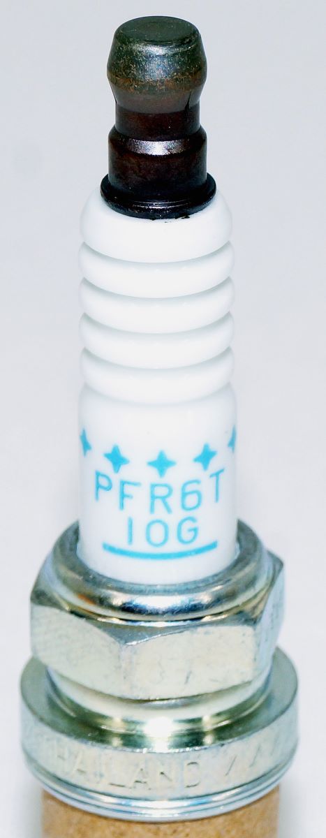 NGK 5542 PFR6T-10G Laser Platinum Spark Plug