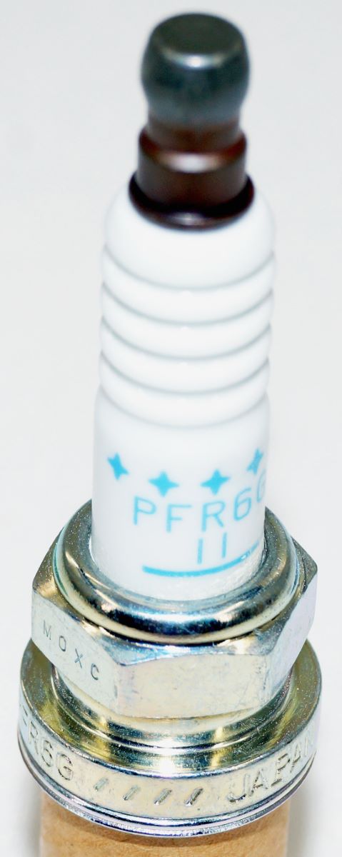 NGK 5555 PFR6G-11 Laser Platinum Spark Plug