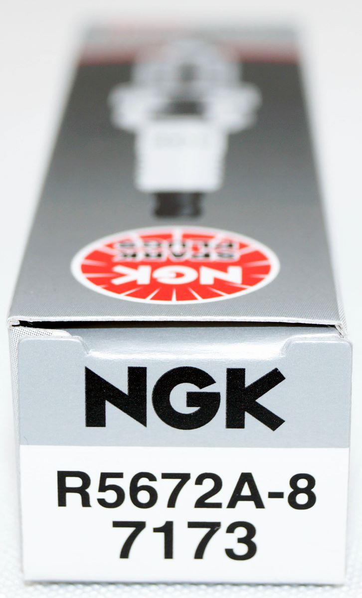 NGK 7173 R5672A-8 Racing Plug