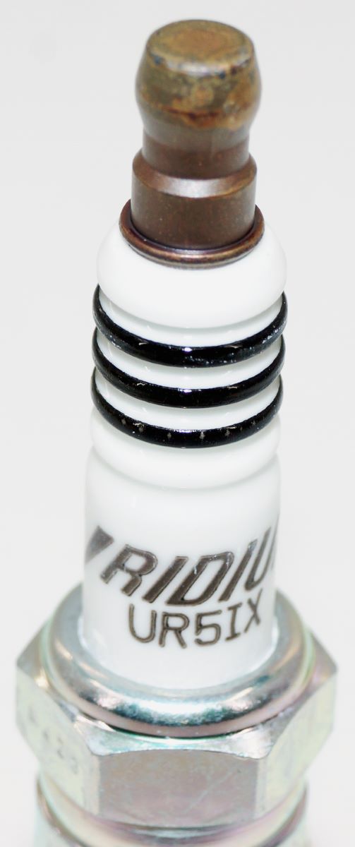 NGK 7177 UR5IX Iridium IX Spark Plug