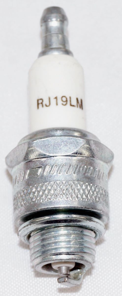 Champion Copper Plus 868 Spark Plug RJ19LM