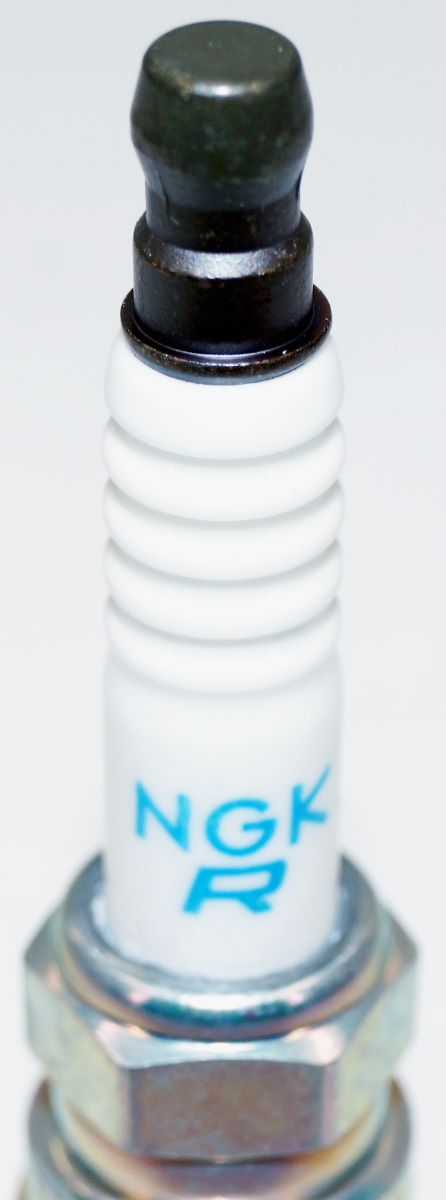 NGK 9356 R0451B-8 Racing Plug
